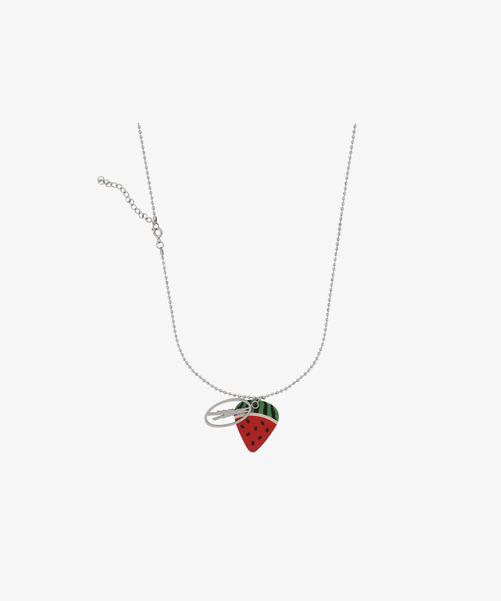 LE SSERAFIM - Official MD Guitar Pick Necklace – Kpop Omo LE SSERAFIM - Official MD Guitar Pick Necklace – Kpop Omo