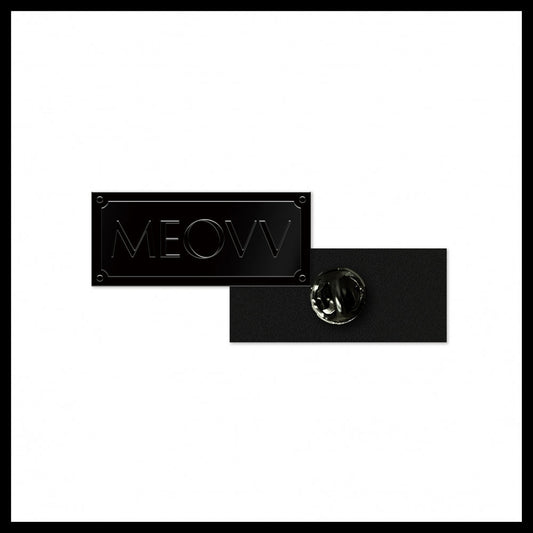 MEOVV - My Eyes Open Wide Japan Pop Up Store Official MD Metal Badge