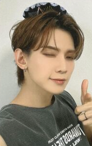 ATEEZ - ANITEEZ IN ILLUSION TRADING PHOTOCARDS SET 3 - Yes Idol - Kpop & Cpop Album Store Based ATEEZ - ANITEEZ IN ILLUSION TRADING PHOTOCARDS SET 3 - Yes Idol - Kpop & Cpop Album Store Based
