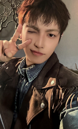ATEEZ 8th Anniversary Exhibition Photocard - HongJoong – Kpop Omo
