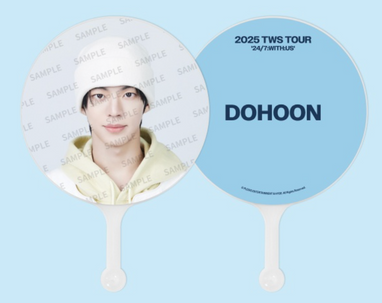 2025年のDOHOONのTWSグッズセット TWS - 24/7:WITH:US 2025 TWS TOUR Official MD Image Picket – Kpop Omo