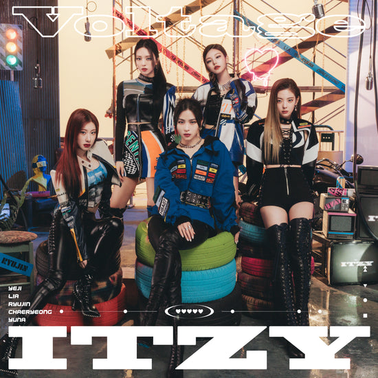 ITZY - 1st Japanese Album "Voltage" - Kpop Omo