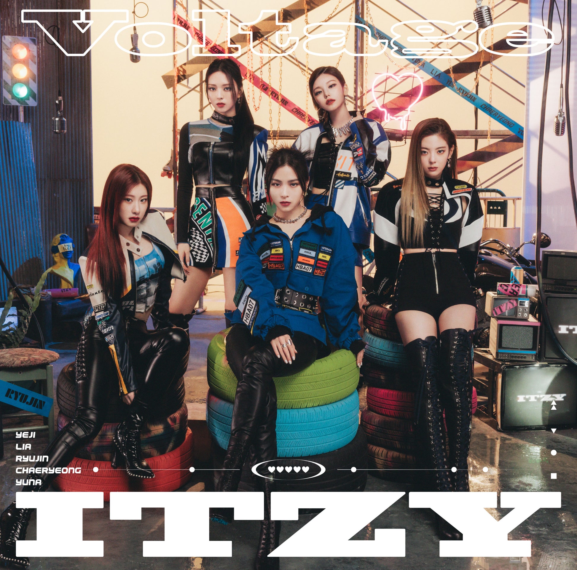 ITZY - 1st Japanese Album "Voltage" - Kpop Omo